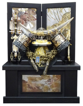 特売品 間口60cm龍虎宇造収納　25号伊達ゴールド着用兜（正絹縅）　（品番5S60K31）